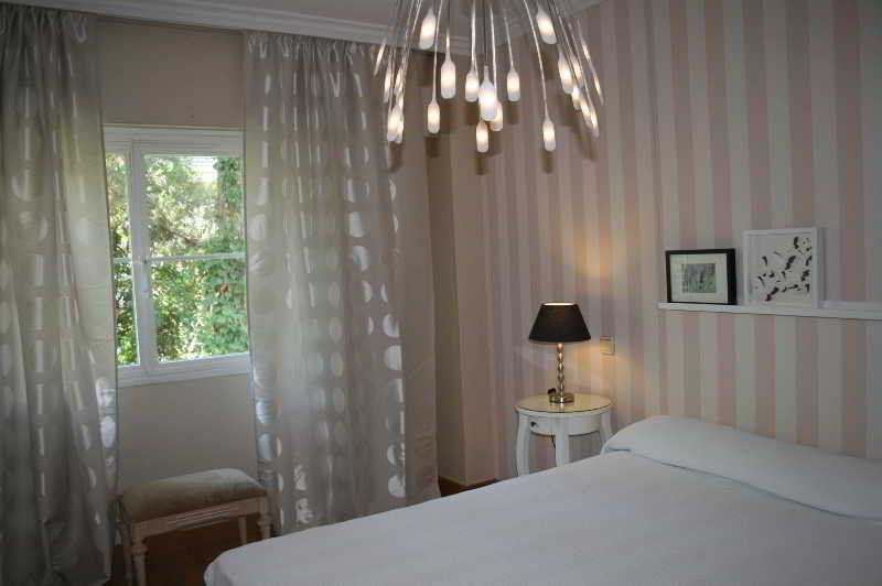Th Aravaca Aparthotel Madrid Buitenkant foto